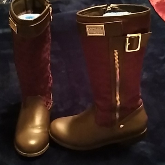 Boots - Picture 2 of 3